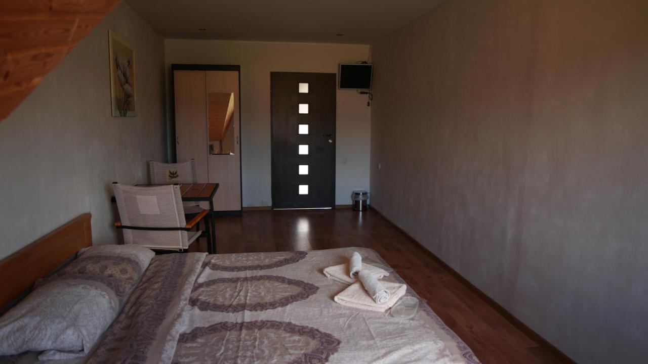 U Dvori Hotell Podgorodtsij Eksteriør bilde