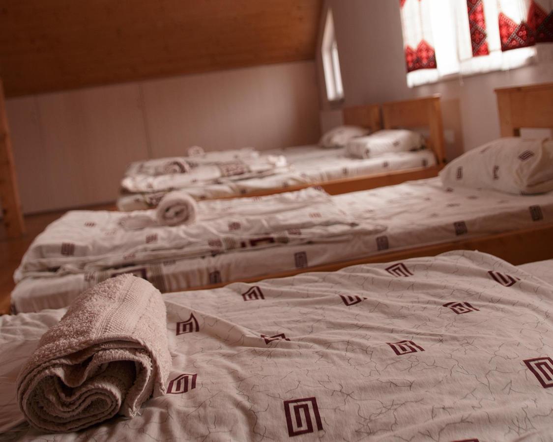 U Dvori Hotell Podgorodtsij Eksteriør bilde
